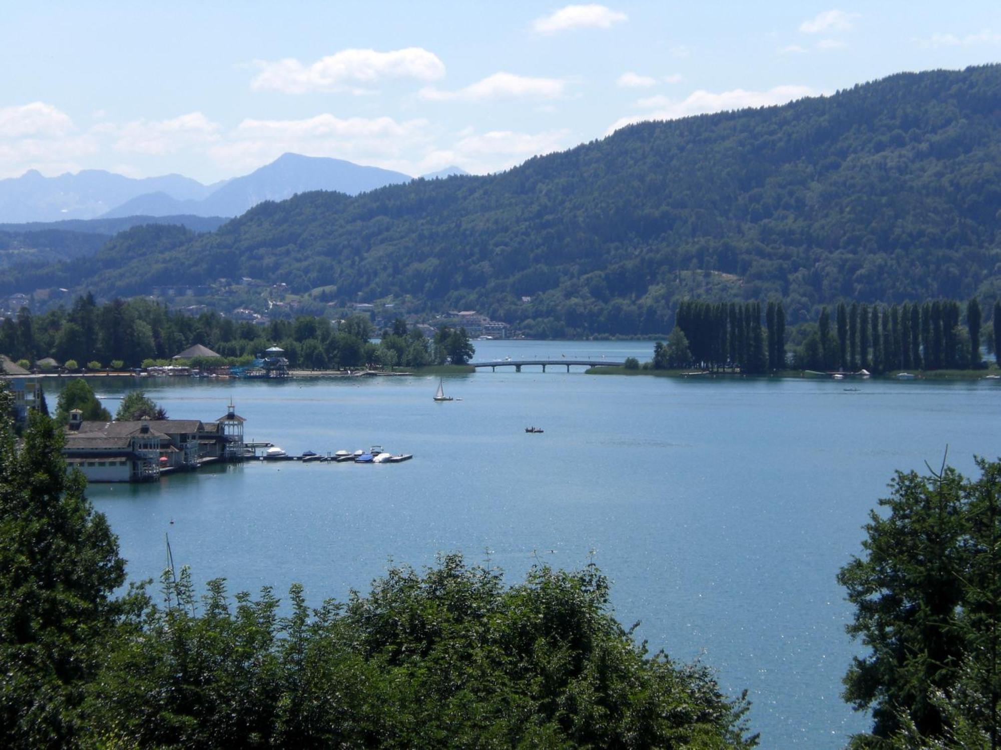 Haus Angelika - Ferienwohnung Woerthersee Portschach am Woerthersee Luaran gambar